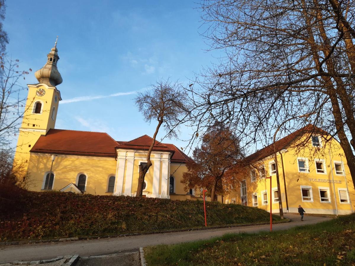 Grosse Altbauwohnung Auf Dem Land Kallham Екстериор снимка